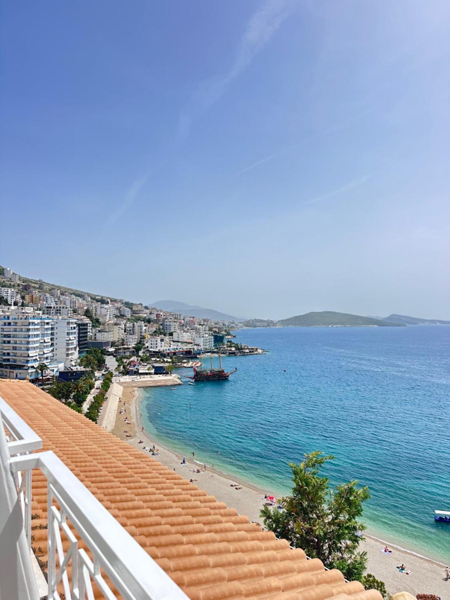 Tini Sea View Apartment Sarandë エクステリア 写真